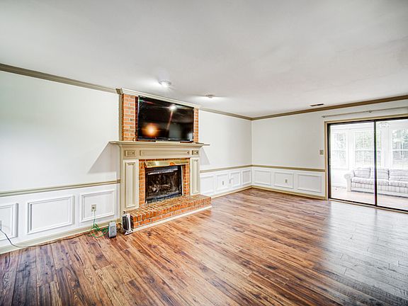 3rd image of 3149 Willow Grove Cir SE
