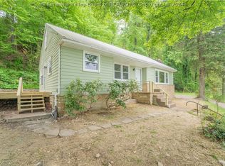 406 McKnoll Rd, Charleston, WV 25314