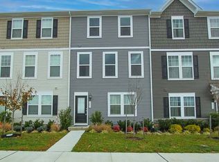 207 Presidents Pointe Ave, Ranson, WV 25438