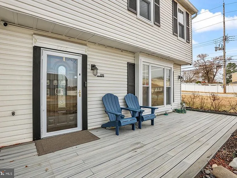 7710 Greenbrier Rd — Photo 4