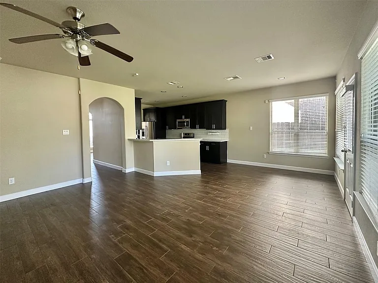 2438 Garden Falls Dr — Photo 4
