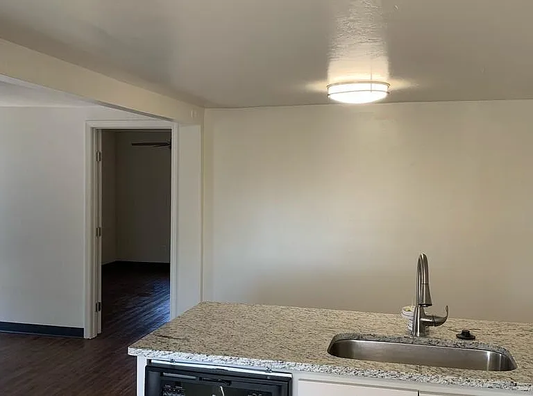 1138 N McKinley Ave #5 — Photo 5