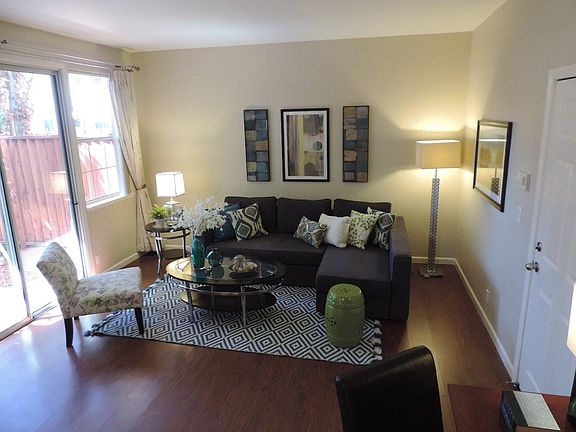 2nd image of 4248 Macedo Pl