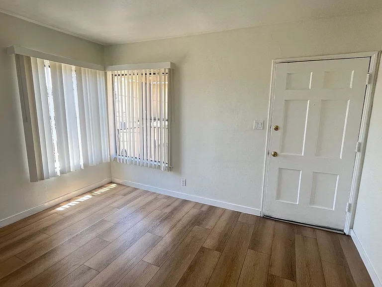 4100 Brighton Ave — Photo 3