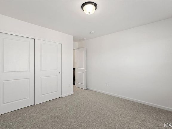 2nd image of 31 Shady Elm Court St
