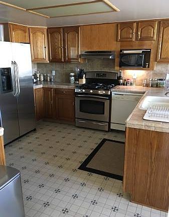 4th image of 2105 Lakeshore Dr