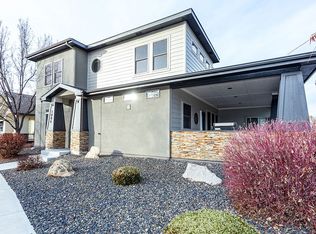 1084 E Shadow Creek Ln, Eagle, ID 83616