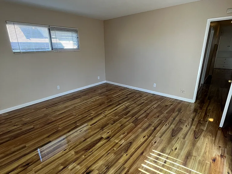 1761 E 1st St #4 — Photo 6