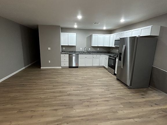 4th image of 716 N Columbus St #B