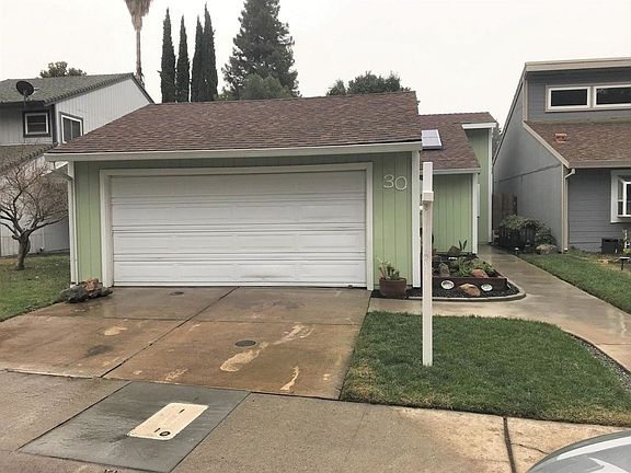2nd image of 30 Saginaw Cir