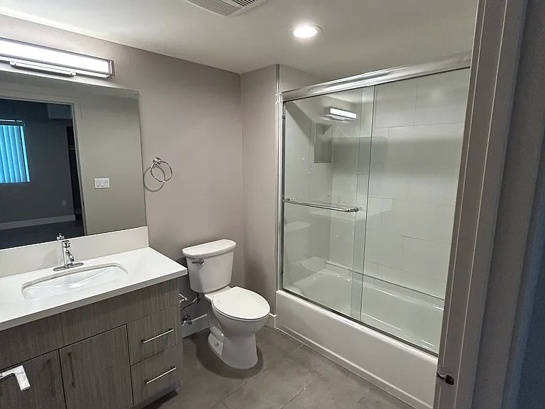 14848 Delano St #202 — Photo 5