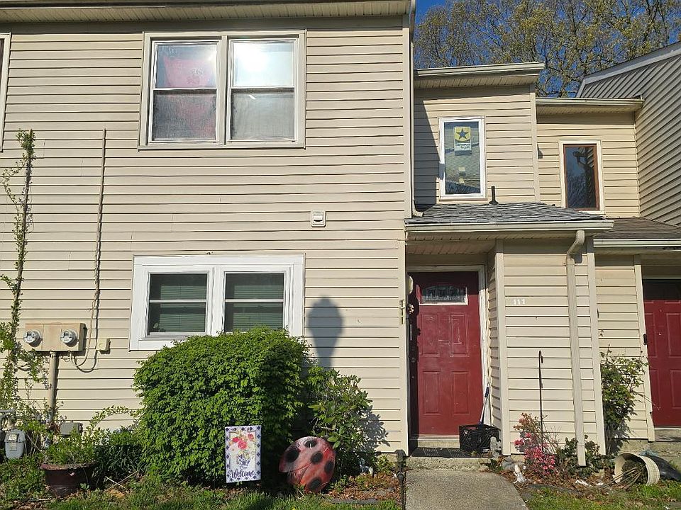 1st image of 111 Pin Oak Lane