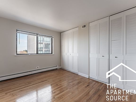5th image of 5917 N Kenmore Ave APT 422
