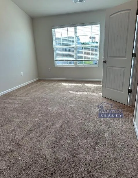 3 bed, 1460 sqft, $2,100 — Photo 3
