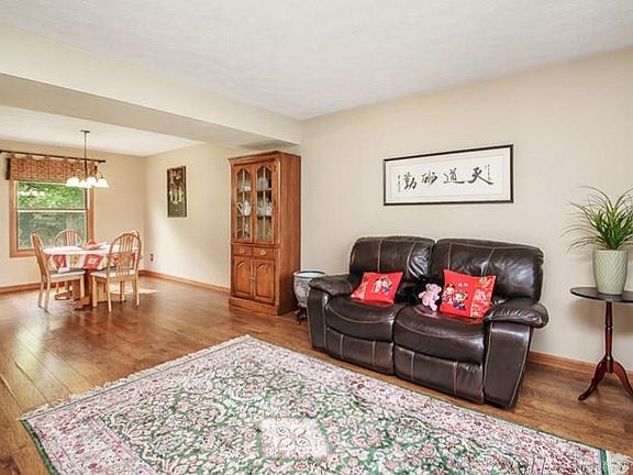 5th image of 2512 Countryside Dr