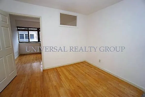 Rented by Universal Realty Group | media 15