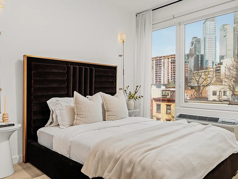 525 Pacific St #210 — Photo 9