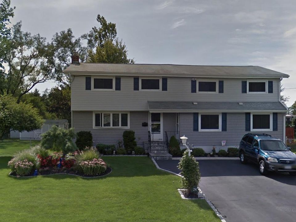1st image of 24 Brookwood Dr