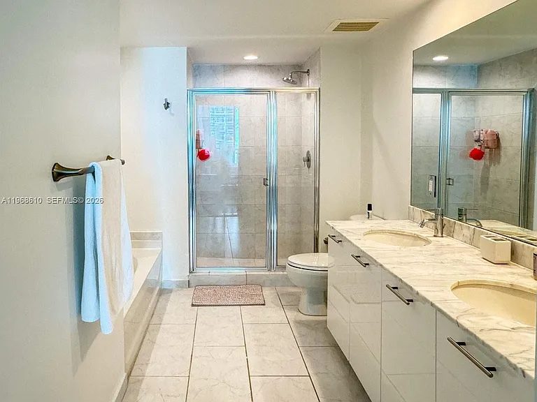 950 Brickell Bay Dr #1504 — Photo 11