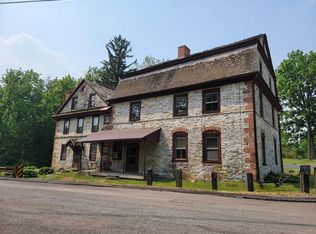 102 S Millbach Rd, Newmanstown, PA 17073