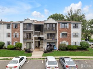 352 Lancaster Ct, Piscataway, NJ 08854