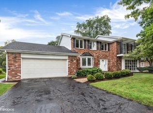 19W121 Avenue Chateaux N, Oak Brook, IL