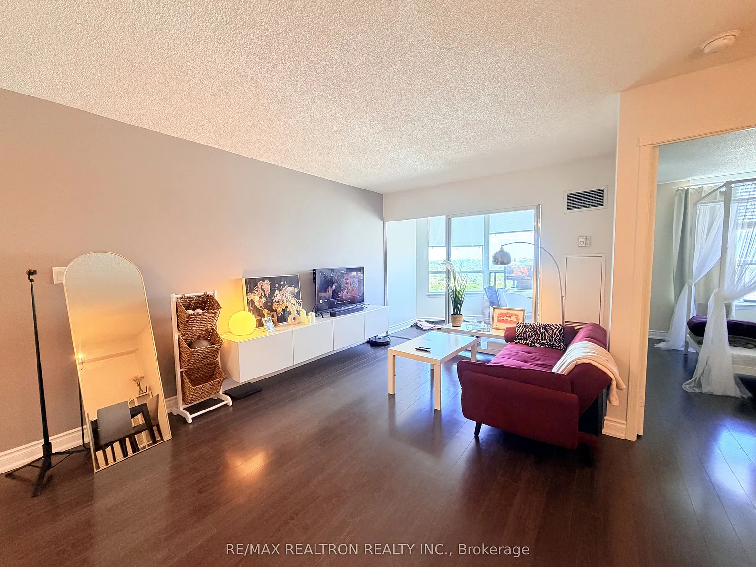 3 bed, $2,550 — Photo 3