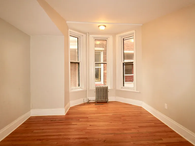 1616 Green St — Photo 10