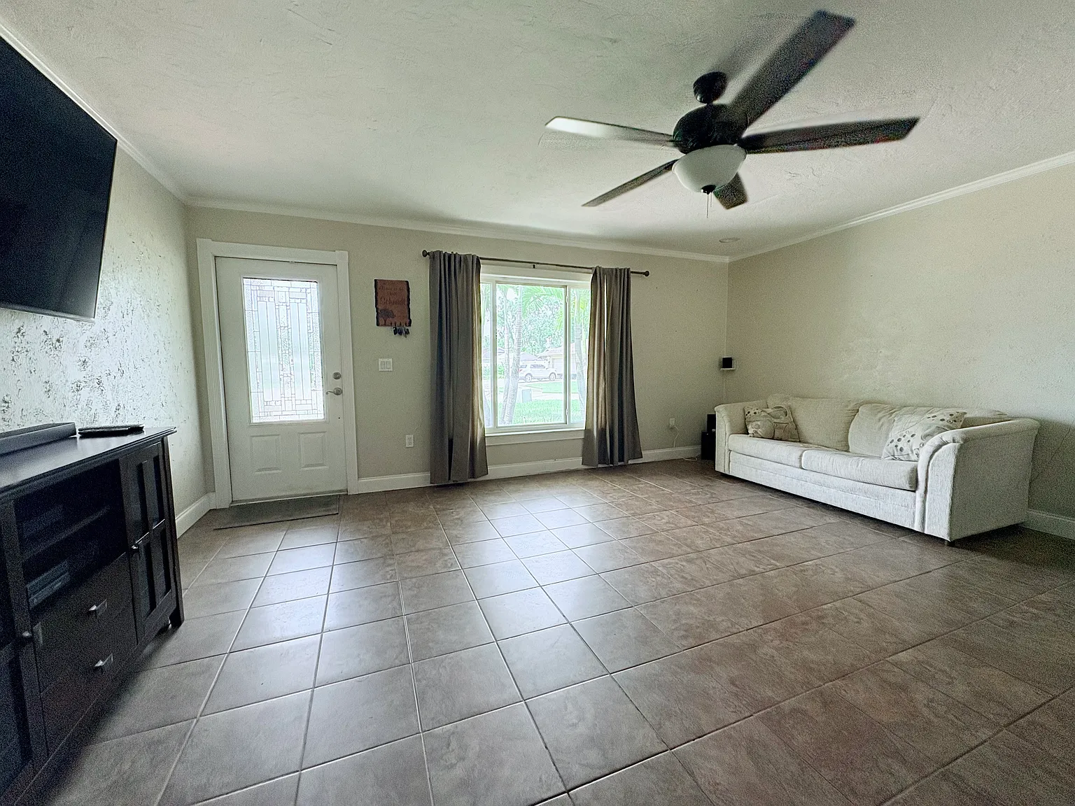 3 bed, 1500 sqft, $2,750 — Photo 3
