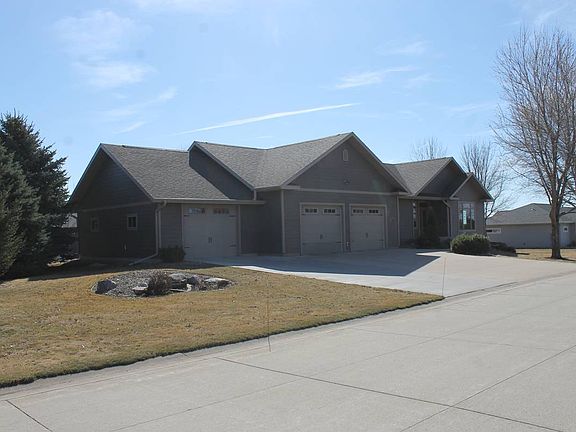 4th image of 103 N Birch St