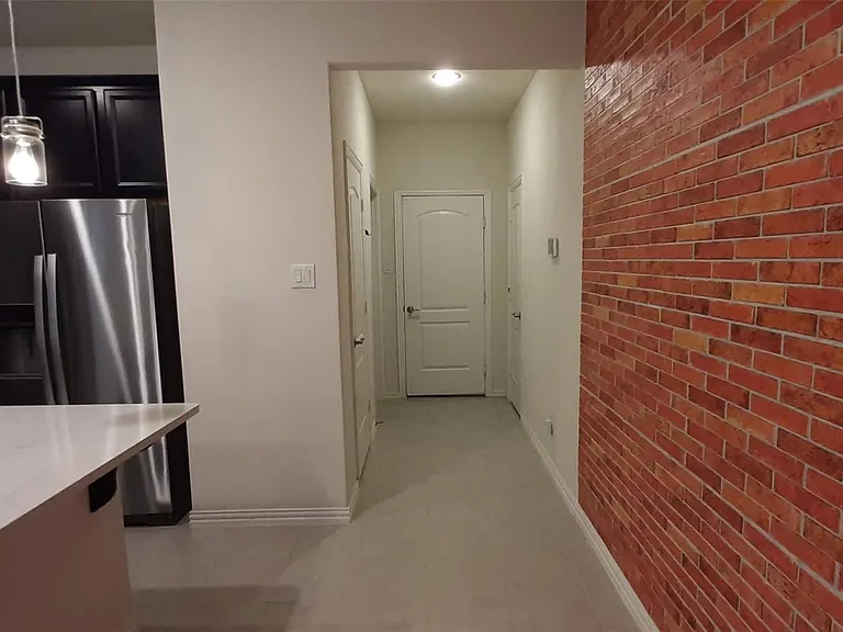 325 Kennewick Dr — Photo 6