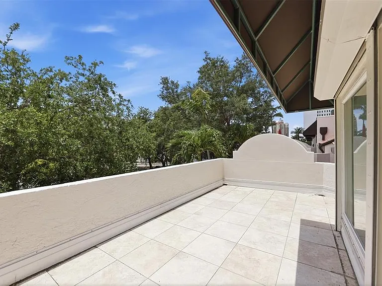 200 Cocoanut Ave #5 — Photo 31