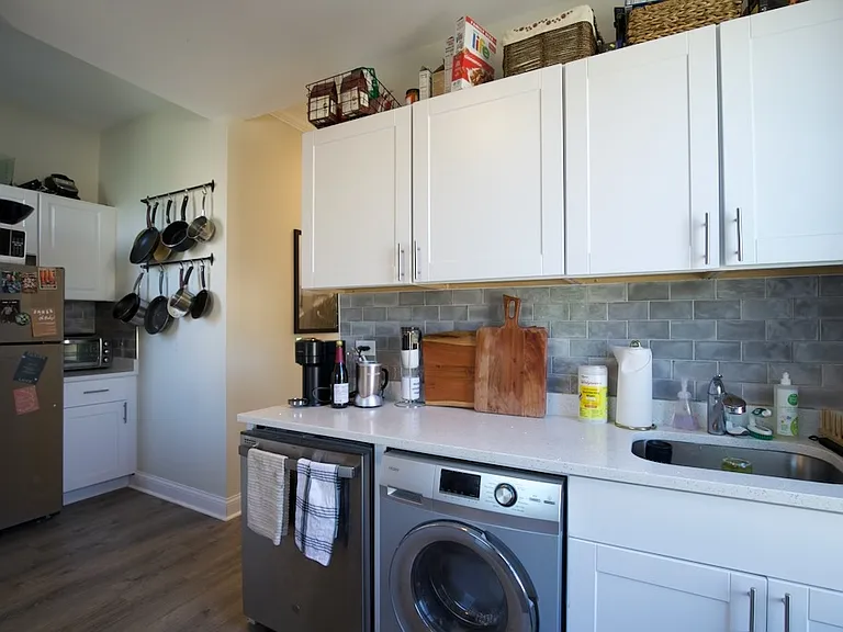2909 N Mildred Ave #4 — Photo 4
