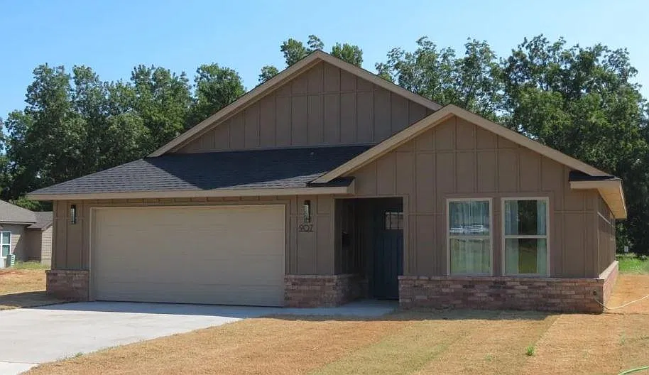 4 bed, 1750 sqft, $2,800 — Photo 1