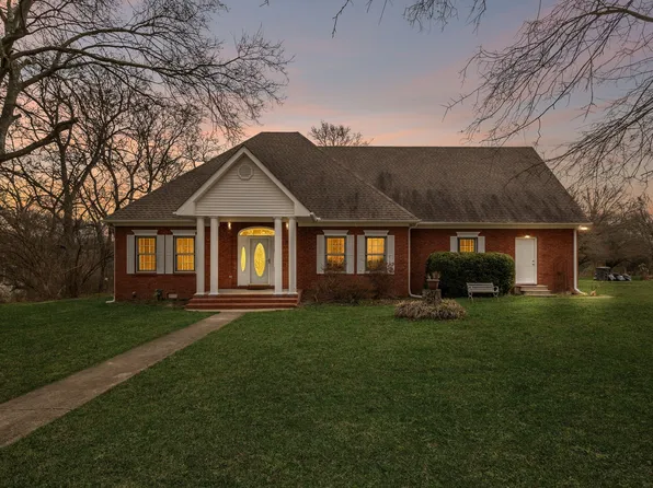 1019 Hilton Ln, Castalian Springs, TN 37031