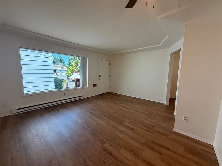 525 NE 113th Ave — Photo 7