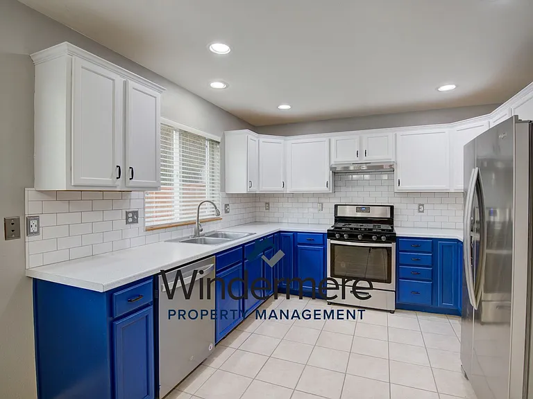 1134 NW Redwing Dr — Photo 10