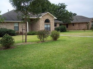 2412 Windsor Dr, Bryan, TX 77802