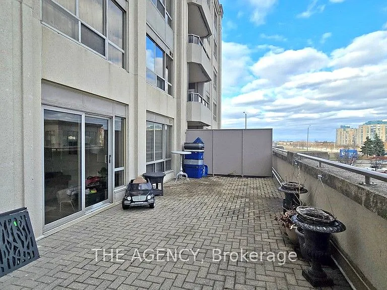 25 Kingsbridge Garden Cir #226 — Photo 24