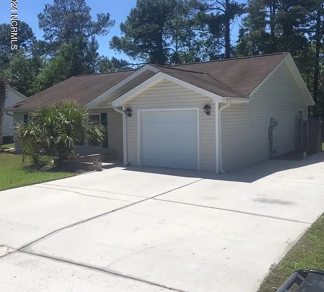 4372 Ritz Cir — Photo 1