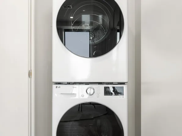 880 Atlantic Avenue image 4 of 31