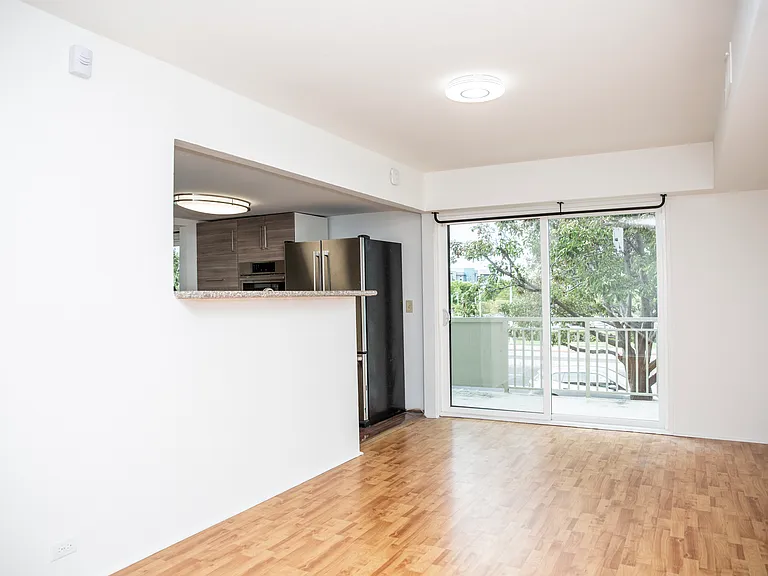 1213 Admiralty Ln — Photo 8