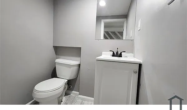2325 N Longwood St — Photo 9