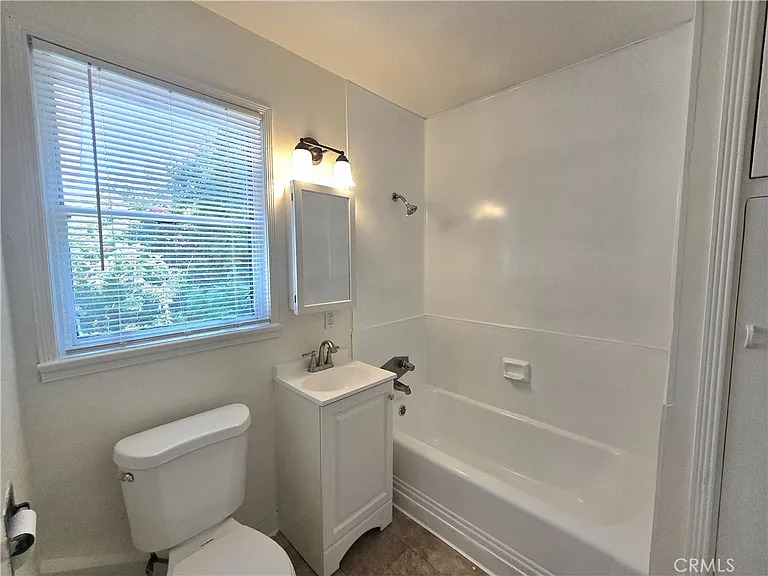 305 E H St — Photo 10