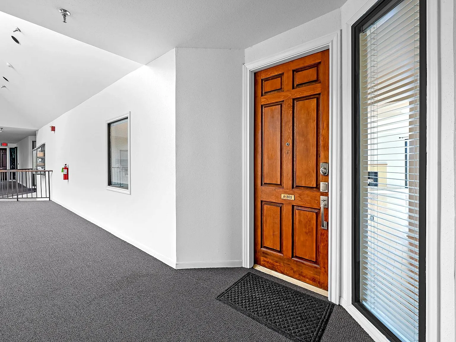 Studio, 2.0 bath, 1263 sqft, $2,300 — Photo 2