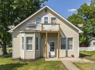 214 E Market St, Columbia, IL 62236
