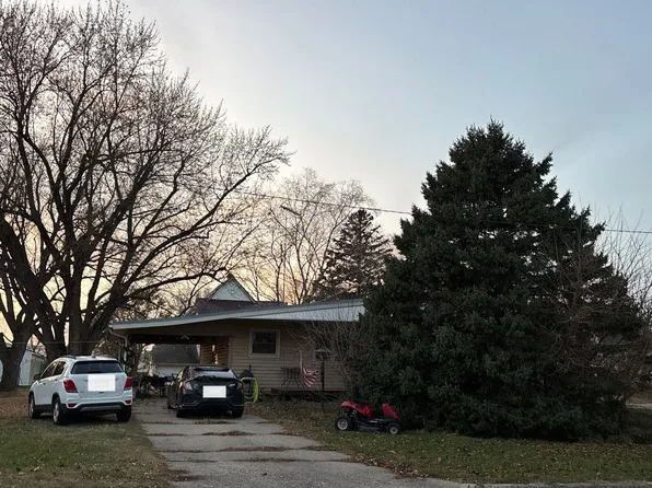 221 Rockwood St N, Lewisville, MN 56060
