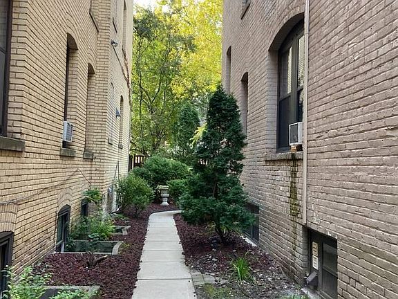 5th image of 300 Dayton Ave #5