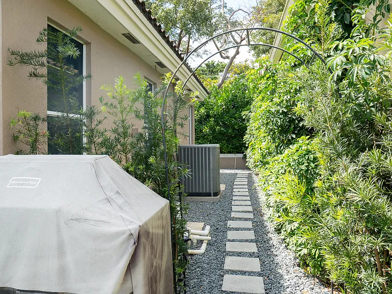 20710 NW 29th Ave — Photo 52