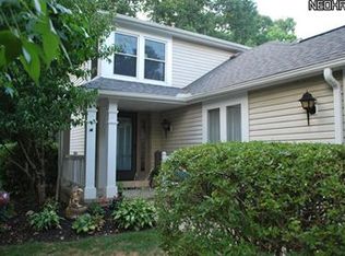 2880 Heatherwood Ct, Stow, OH 44224